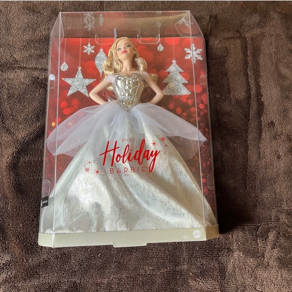NIB Happy Holiday Special Edition 2021 Barbie